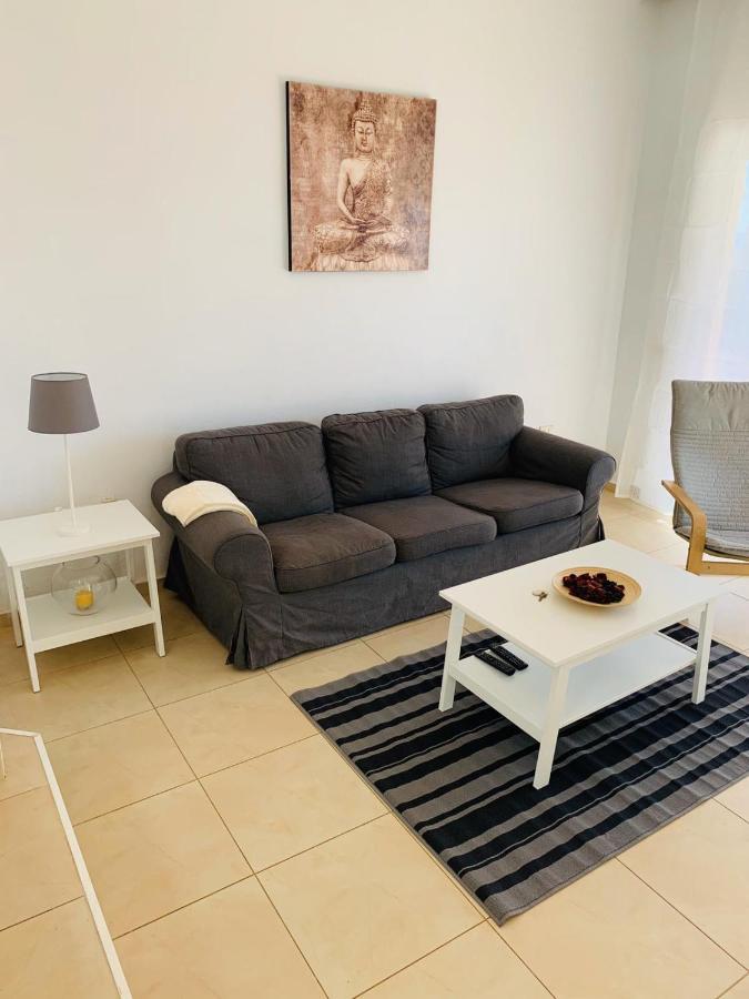 Villa Tías Екстериор снимка