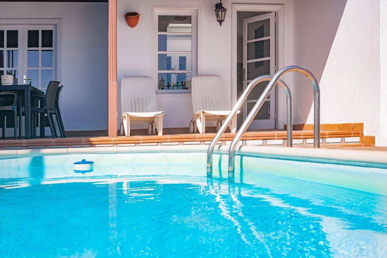 Villa Tías Екстериор снимка
