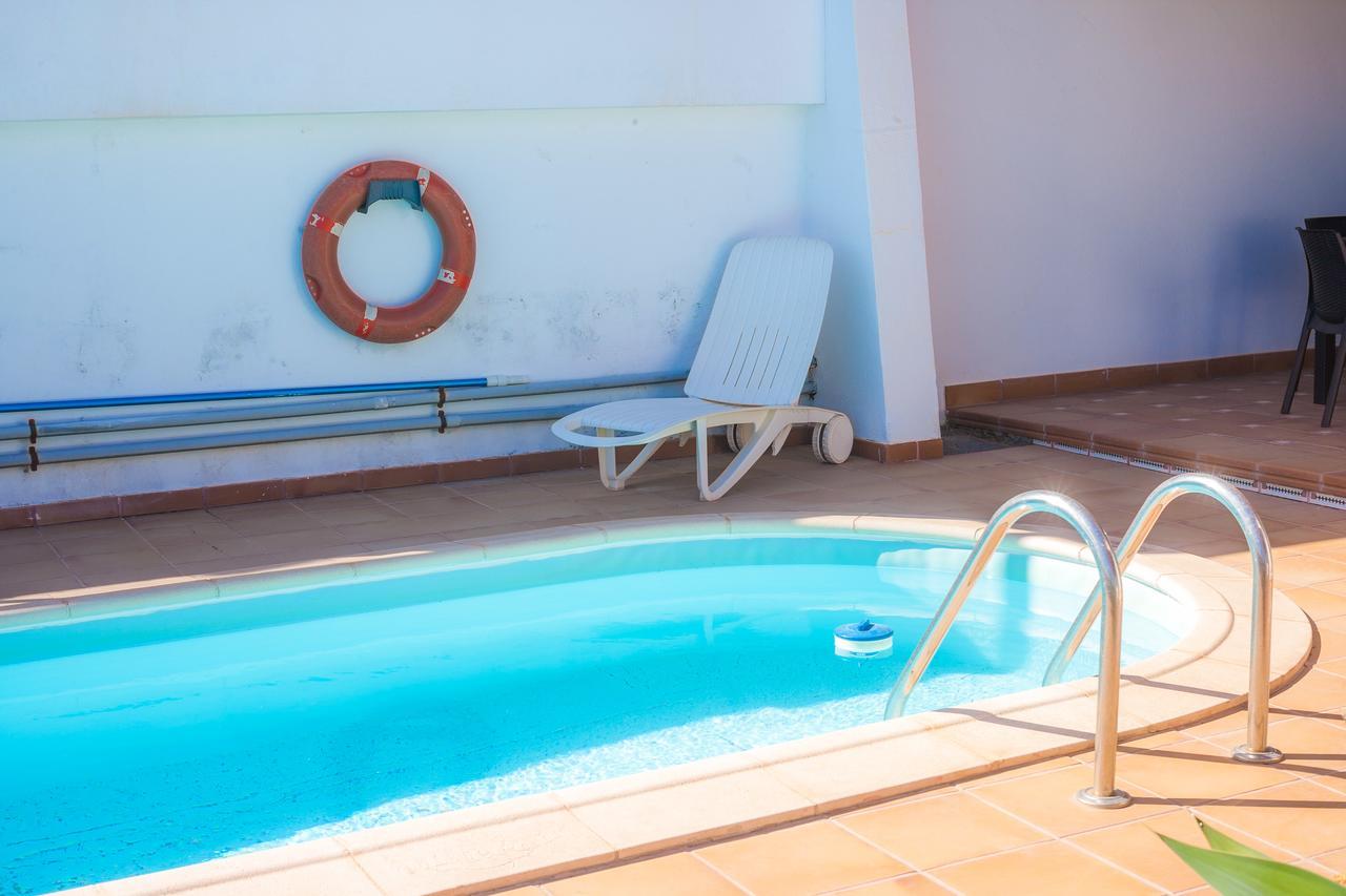 Villa Tías Екстериор снимка