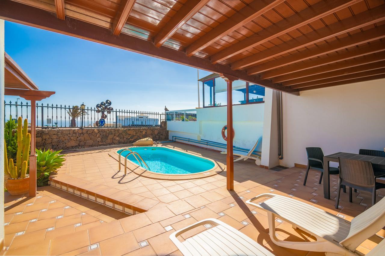 Villa Tías Екстериор снимка