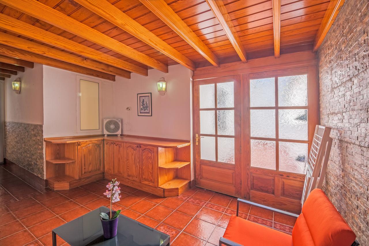Villa Tías Екстериор снимка