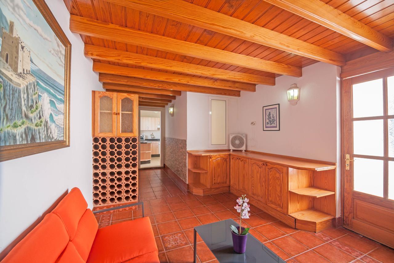 Villa Tías Екстериор снимка