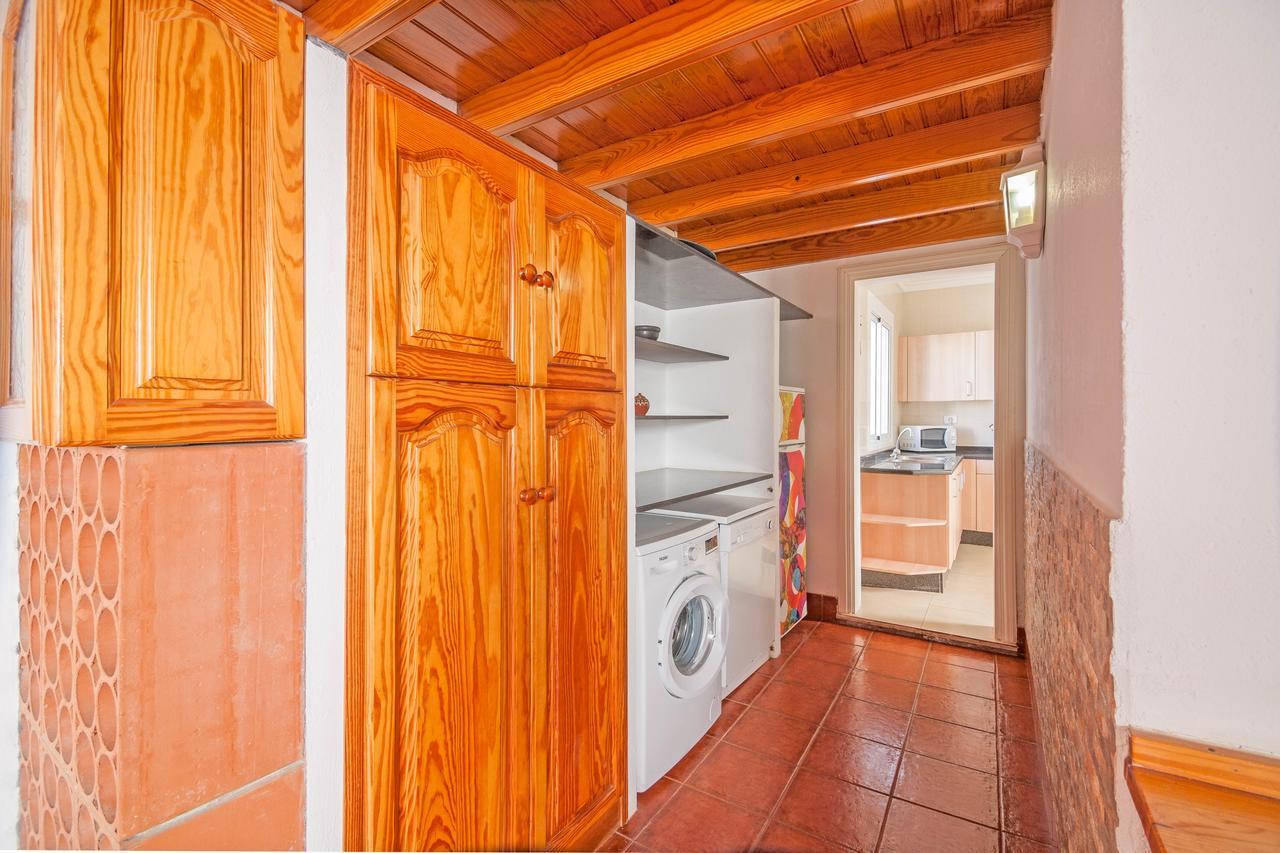 Villa Tías Екстериор снимка