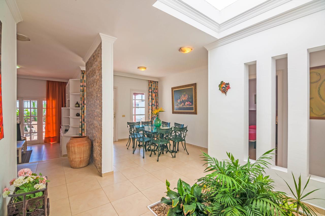 Villa Tías Екстериор снимка